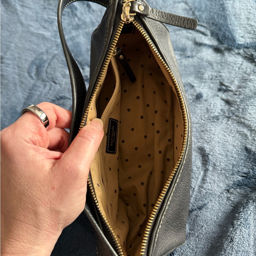 kate spade Vintage Black Leather Shoulder Bag with Gold Zipper - Picture 7 of 7